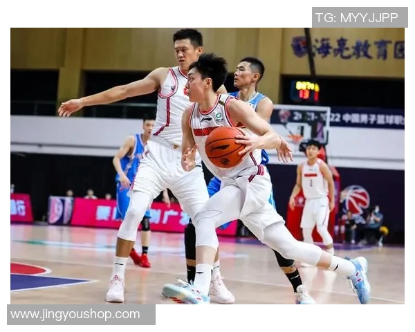 北京篮球队在邀请赛中以57分稳居积分榜首位，展现强劲实力