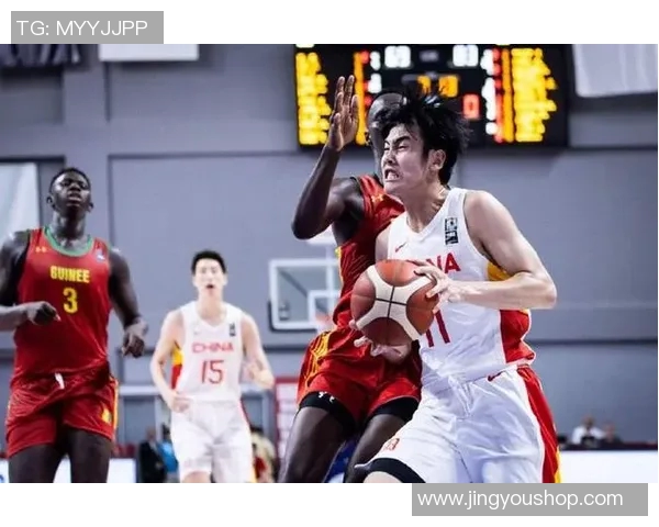 成都篮球队以73分领跑世界杯积分榜展现强大实力和团队合作精神