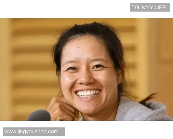 李娜专访：从羽毛球新星到世界冠军的辉煌历程回顾